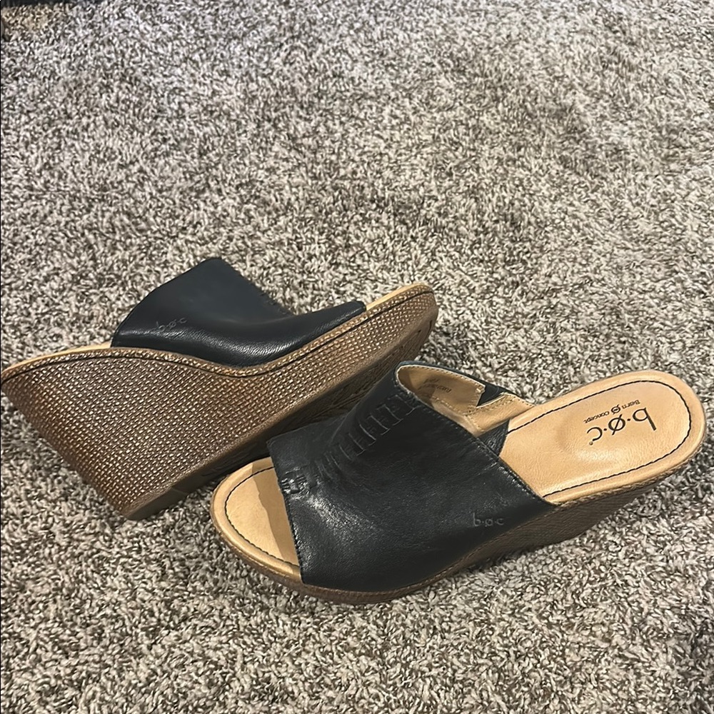 B.O.C. Women's Black Wedge Sandals